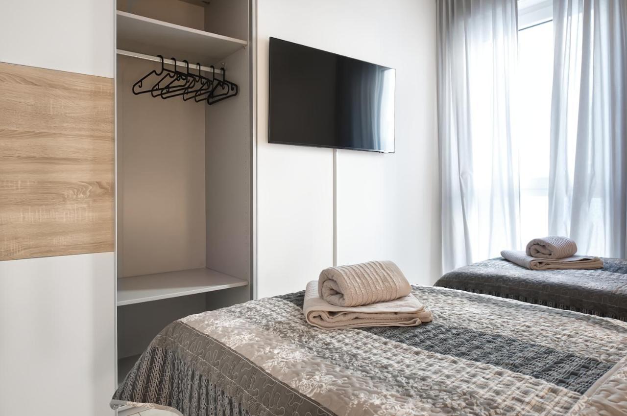 Modern Wohnen I Smart Tv I Terrasse I 2X Parkplatz I 2 Schlafzimmer I 6 Schlafplaetze バート・エーンハウゼン エクステリア 写真